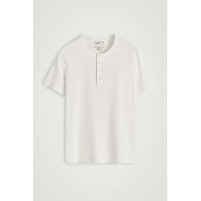 ОБЛЕГАЮЩАЯ футболка HENLEY в рубчик