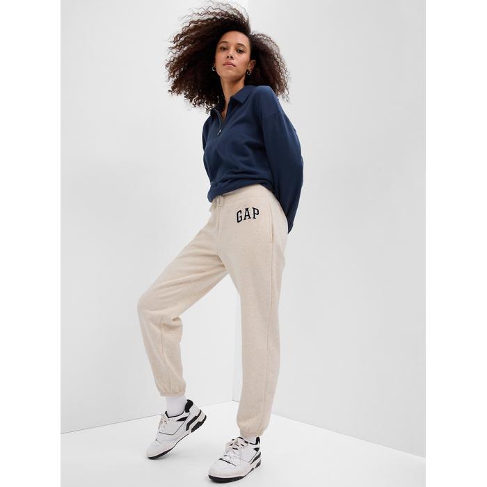 Спортивный костюм из флиса с логотипом Gap для джоггера цвет: Бежевый
