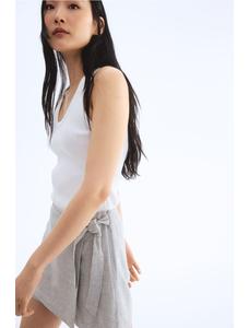 Модель skort из льняной смеси