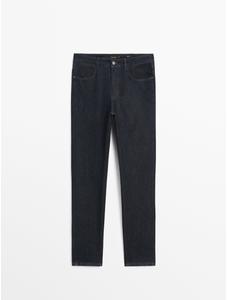 Зауженные джинсы из расшлихтованной ткани цвет: Индиго