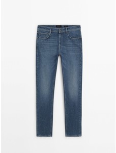 Зауженные джинсы с умеренным эффектом потертости цвет: Индиго
