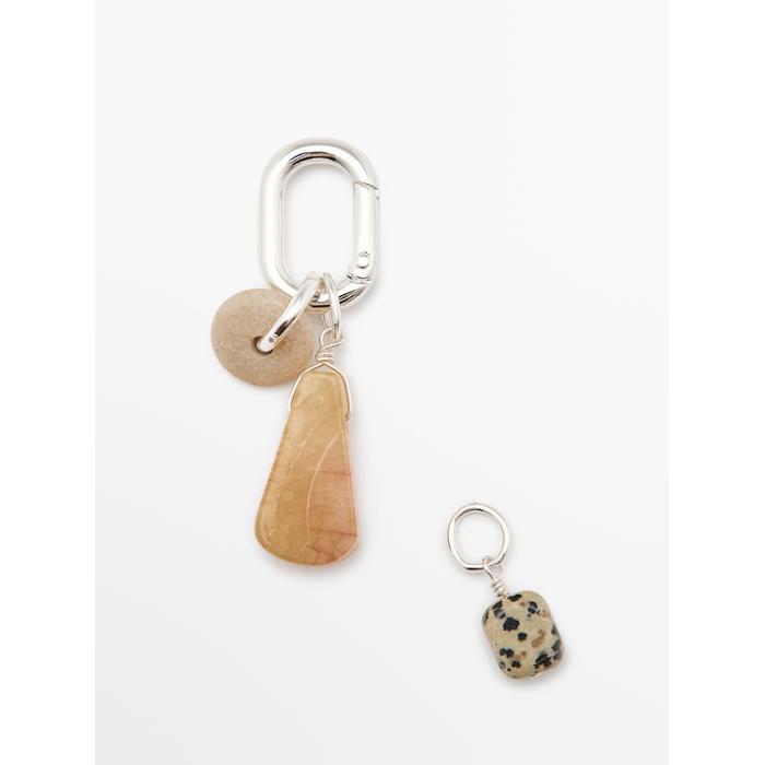 Stone charm цвет: Цвет кости