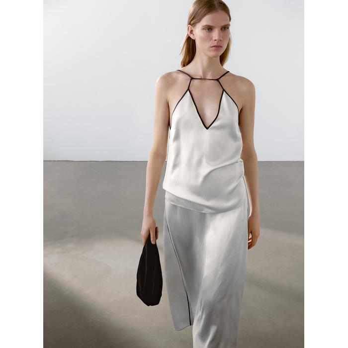 Satin halter top with vivid detail цвет: Натуральный, кремовый