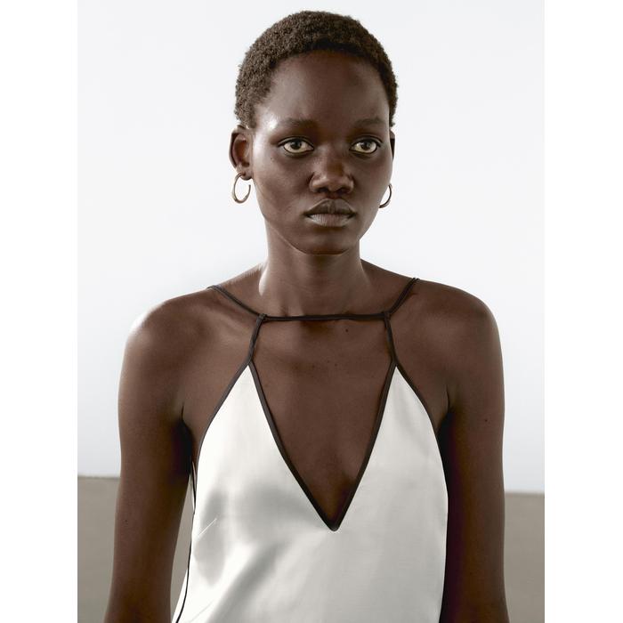 Satin halter top with vivid detail цвет: Натуральный, кремовый