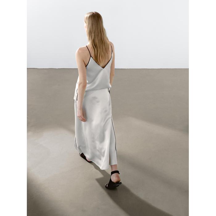 Satin halter top with vivid detail цвет: Натуральный, кремовый