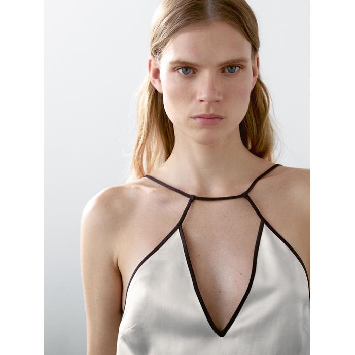 Satin halter top with vivid detail цвет: Натуральный, кремовый