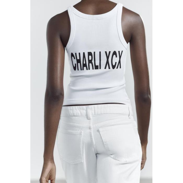 CHARLI XCX© ТОП НА БРЕТЕЛЬКАХ