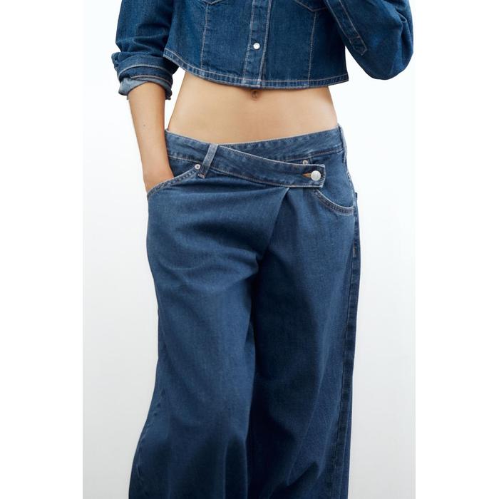 ДЖИНСЫ-КРОССОВЕРКИ OVERSIZE С ЗАВЫШЕННОЙ ТАЛИЕЙ