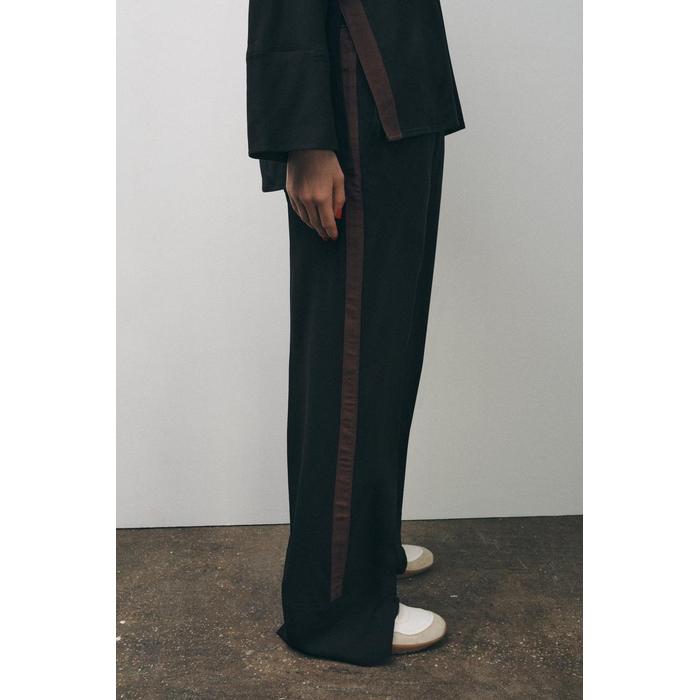БРЮКИ В БОКОВУЮ ПОЛОСКУ ИЗ КОЛЛЕКЦИИ ZW COLLECTION