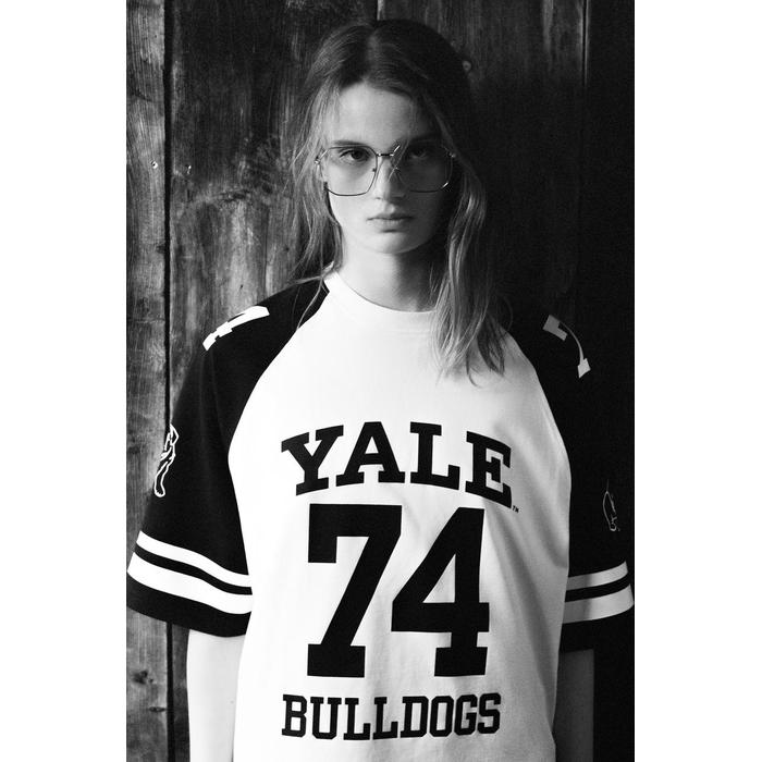 ФУТБОЛКА С ПРИНТОМ YALE™