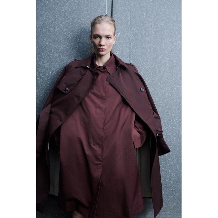 ВОДООТТАЛКИВАЮЩИЙ ТРЕНЧ ИЗ КОЛЛЕКЦИИ ZW COLLECTION