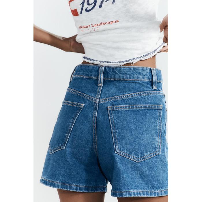 MOM FIT ДЖИНСОВЫЕ ШОРТЫ-БЕРМУДЫ TRF С ЗАВЫШЕННОЙ ТАЛИЕЙ И ПЕРЕКРЕЩИВАЮЩИМСЯ ПОЯСОМ