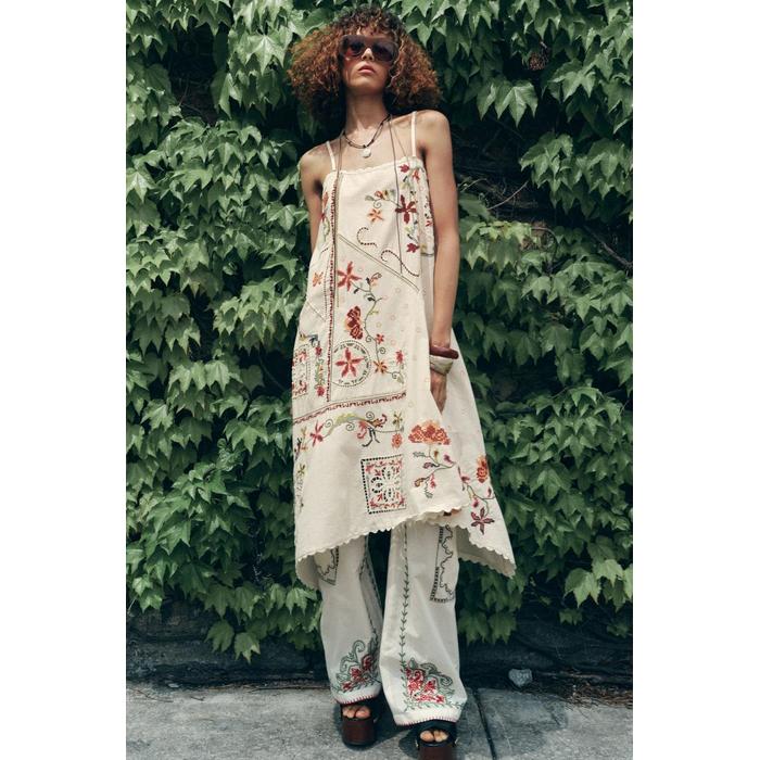 АСИММЕТРИЧНОЕ ПЛАТЬЕ С ВЫШИВКОЙ ИЗ КОЛЛЕКЦИИ ZW COLLECTION