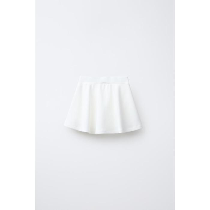 КОНТРАСТИРУЙТЕ БЕРМУДЫ SKORT С МОДАЛОМ