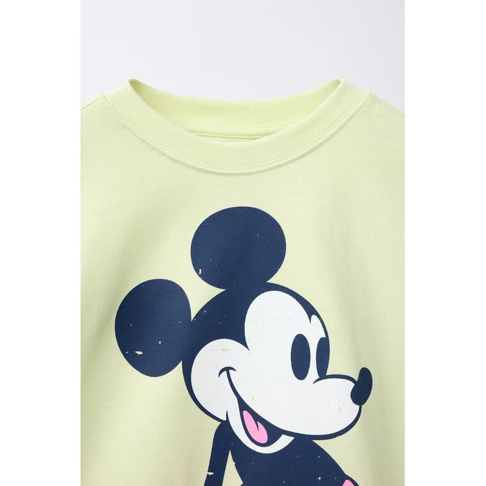 DISNEY КОМПЛЕКТ ИЗ ФУТБОЛКИ И БЕРМУДСКИХ ОСТРОВОВ С МИККИ МАУСОМ ©
