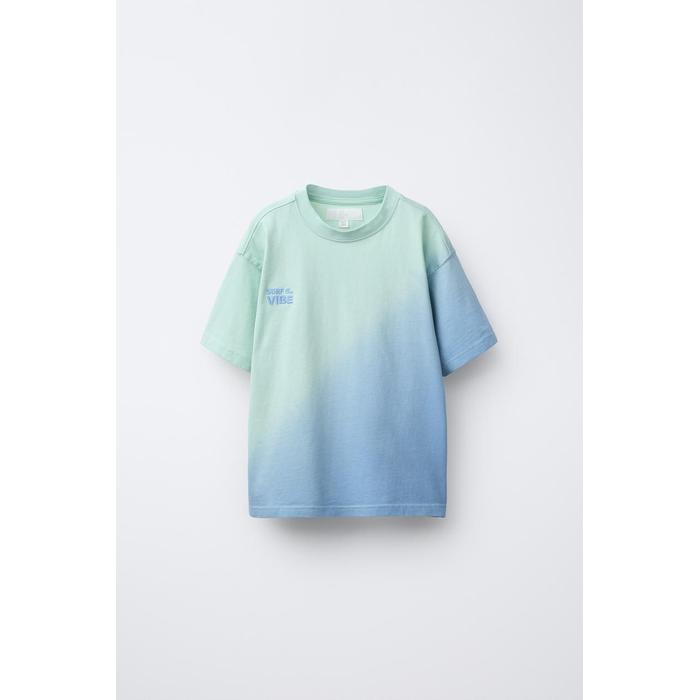 ФУТБОЛКА TIE-DYE С ВЫШИТЫМ СЛОГАНОМ