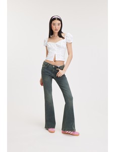 Низко расклешенные джинсы Кацуми с заклепками