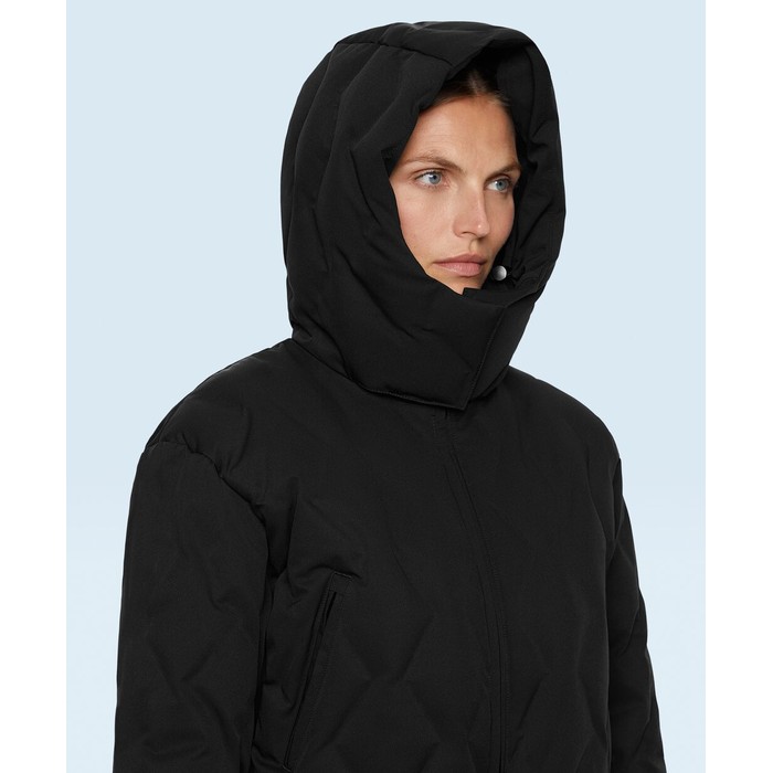 Лыжный водостойкий комбинезон PrimaLoft® с подкладкой и прямыми штанинами.