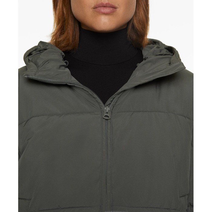 короткая водоотталкивающая утепленная куртка primaloft®
