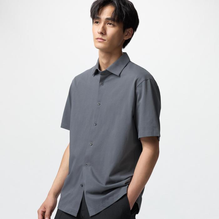 Uniqlo airism polo top
